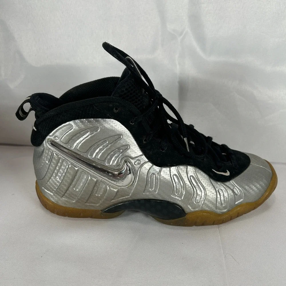 Nike Air Foamposite Pro GS Silver Surfer Metallic Black Gum 644792-007 Size 4.5Y